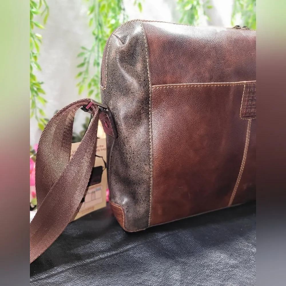 Boconi Garth Urban Messenger Bag in Conyac Full Grain Leather